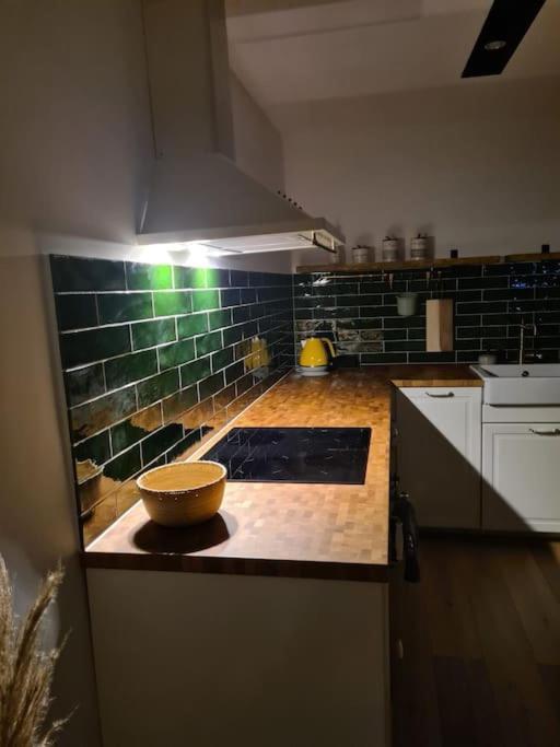 Uroczy Apartament Blisko Centrum - 10 Min Do Plazy Gdynia Kültér fotó